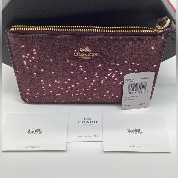 Coach Boxed Small Wristlet With Heart Glitter Raspberry Red BN w/ Tags - No Box - Picture 5 of 12